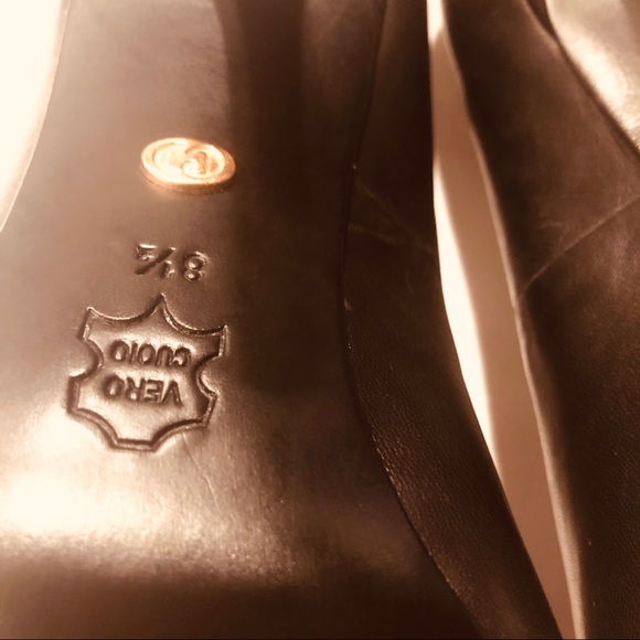 Black Charles David Pumps Size 8 1/2 - Picture 4 of 8